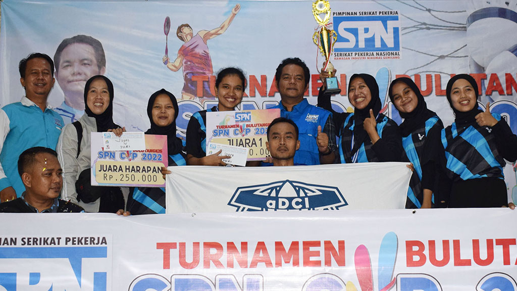 Juara Turnamen Bulutangkis SPN Cup putri